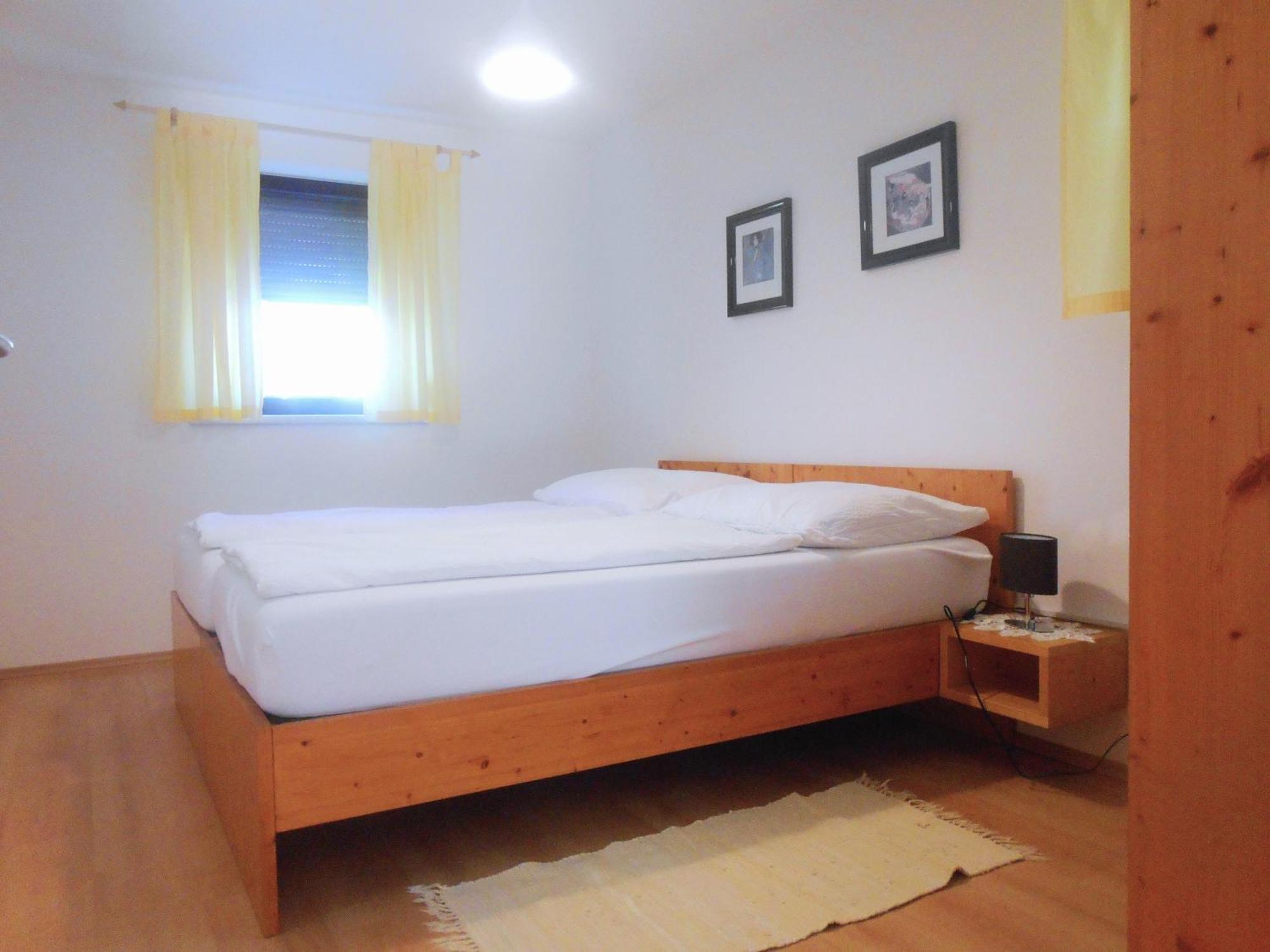 Ferienwohnungen Karin Am Seggauberg Leibnitz Habitación foto