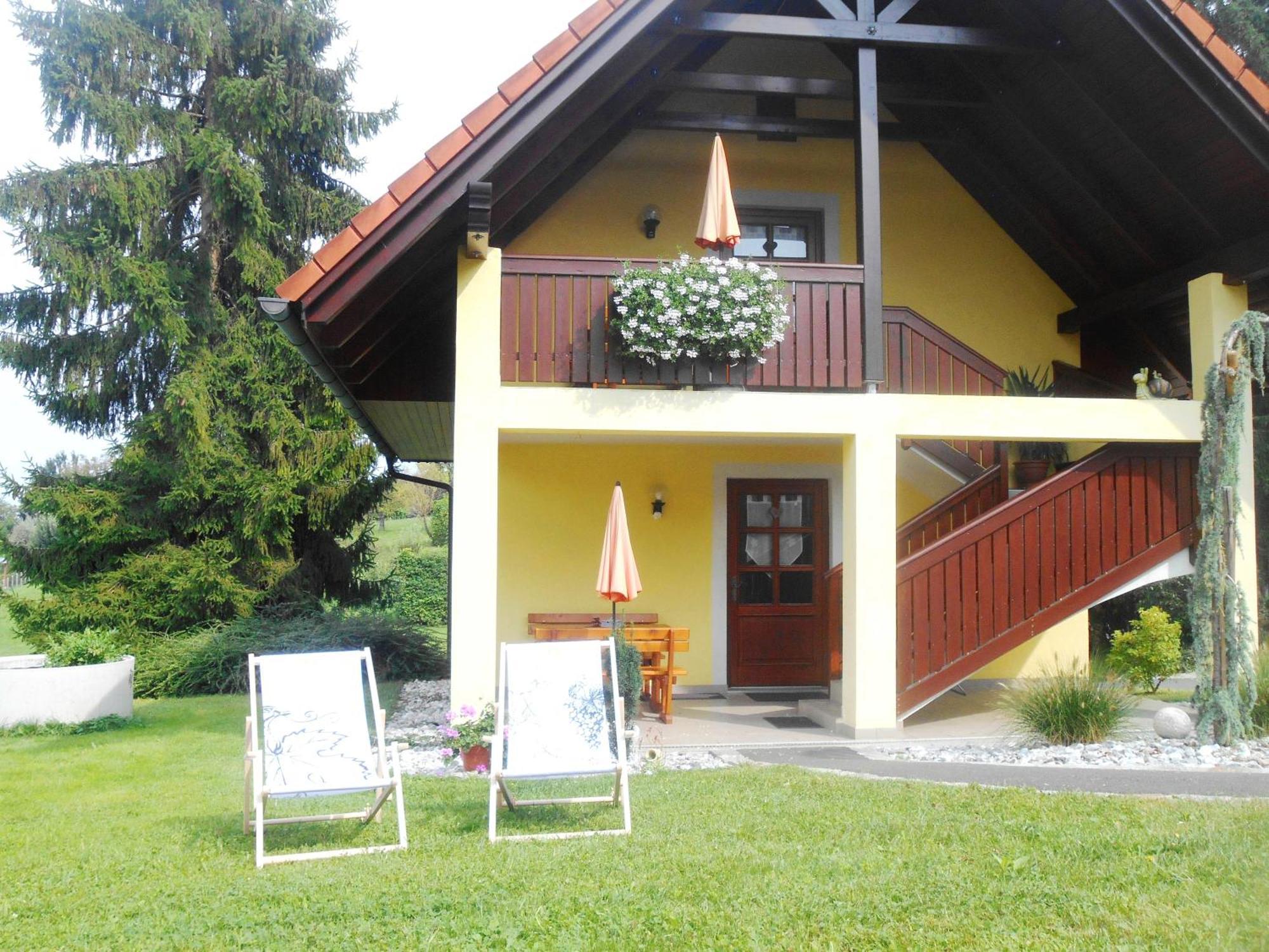 Ferienwohnungen Karin Am Seggauberg Leibnitz Habitación foto