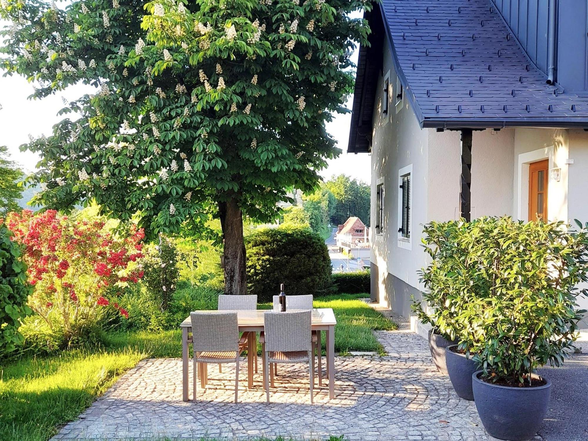 Ferienwohnungen Karin Am Seggauberg Leibnitz Exterior foto