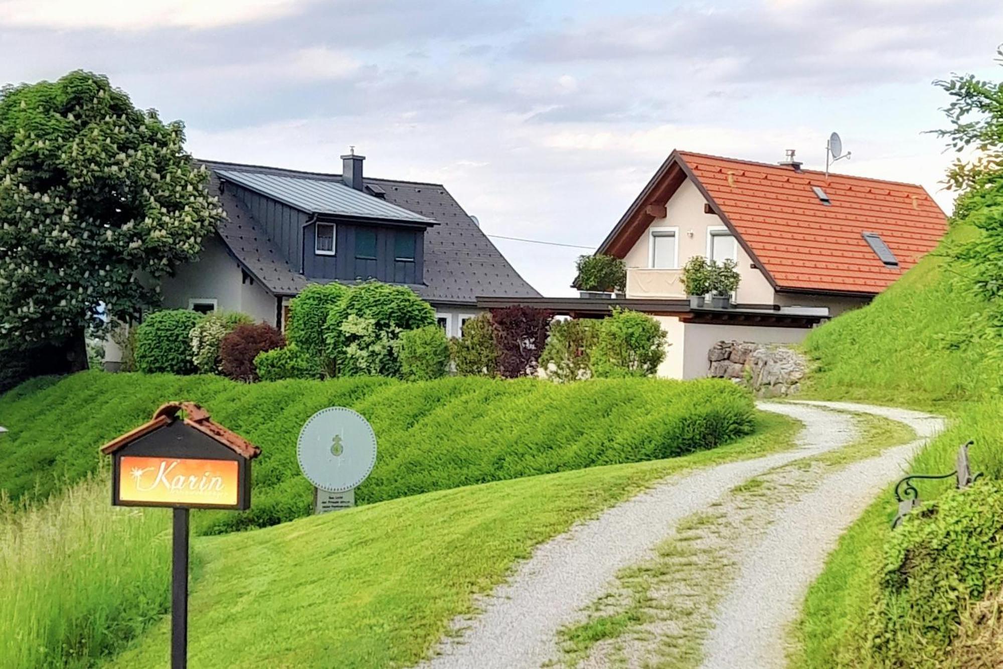 Ferienwohnungen Karin Am Seggauberg Leibnitz Exterior foto